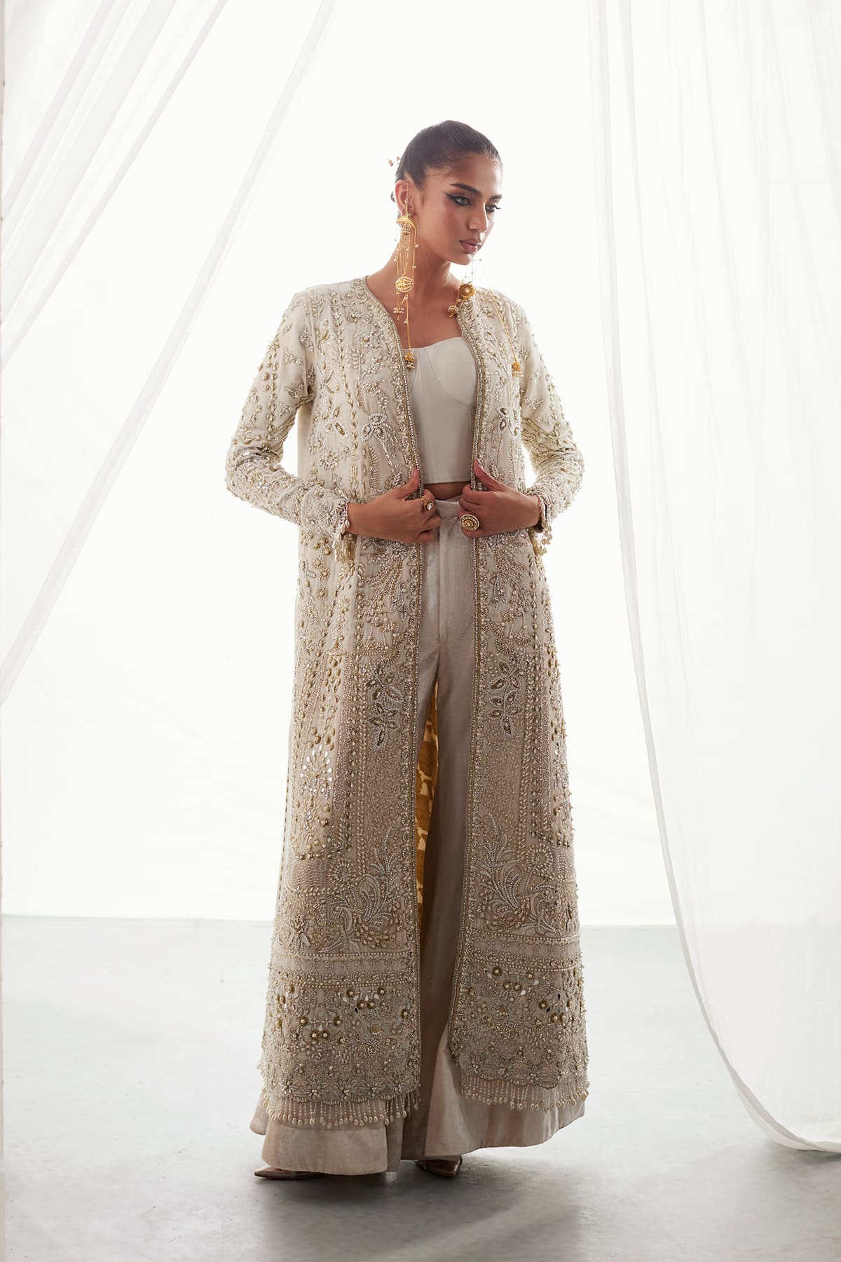 AVA - Image 4